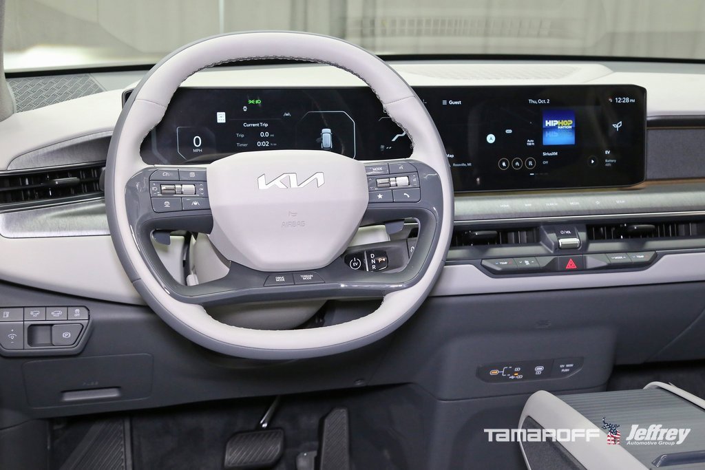 New 2026 Kia EV9 Land image 2