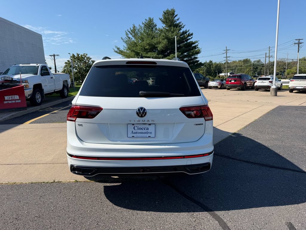 Used 2022 Volkswagen Tiguan SE R-Line AWD/4WD image 6