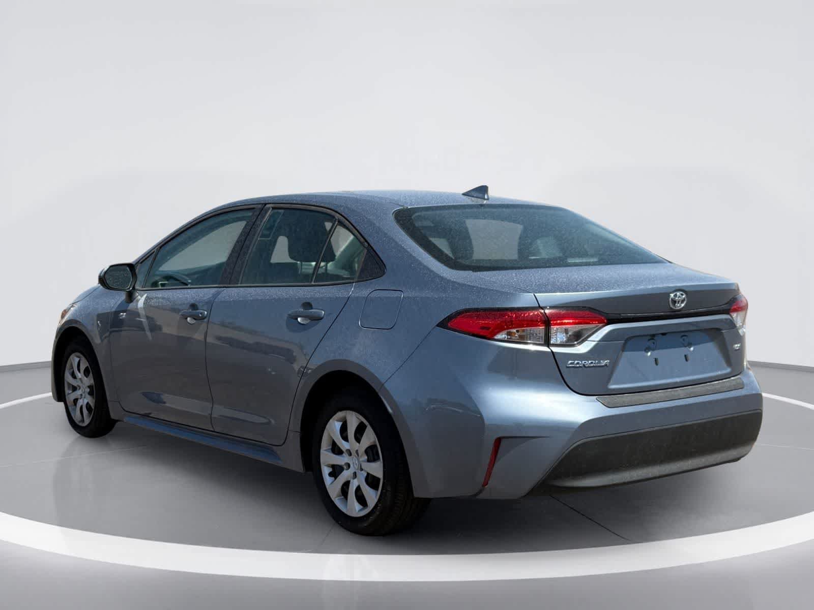 Used 2026 Toyota Corolla LE w/ Carpet Mat Package (TMS) FWD image 4