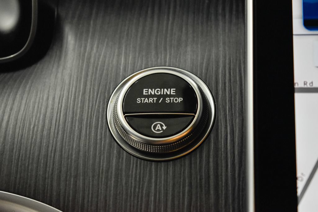 Certified 2025 Mercedes-Benz CLE 300 4MATIC Coupe image 23