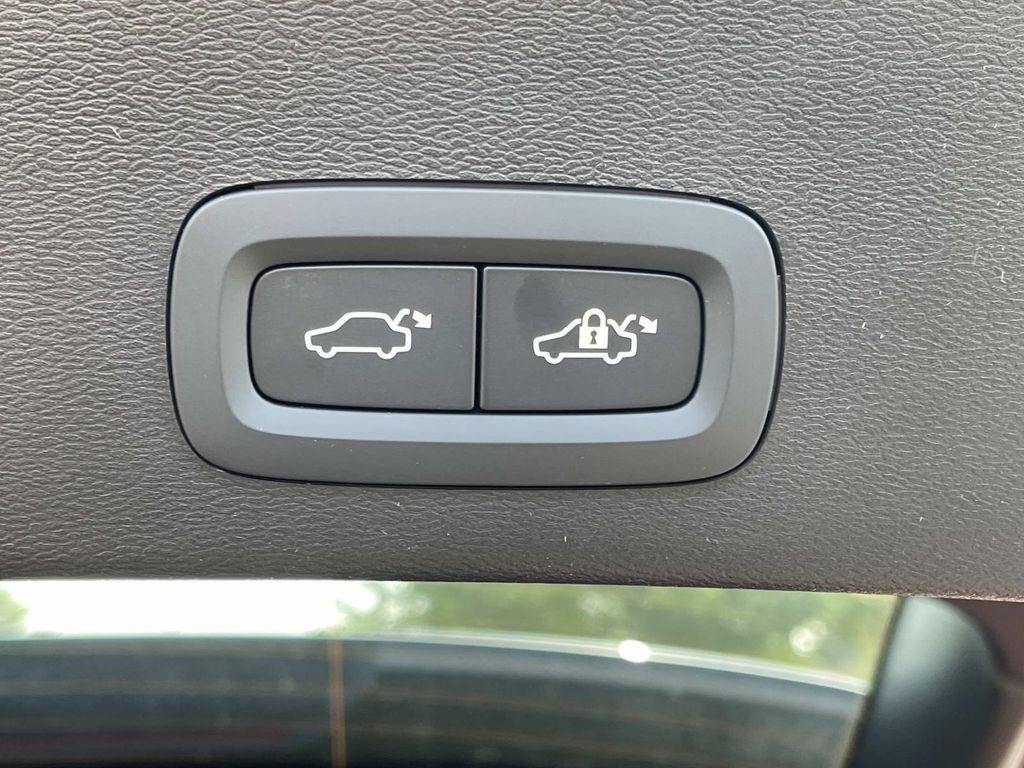 New 2026 Volvo XC40 B5 Plus w/ Protection Package Premier image 11