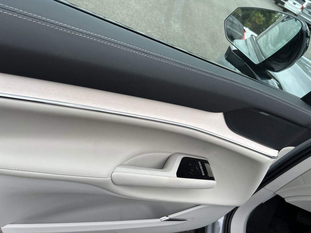 New 2025 Volvo EX90 Plus image 3