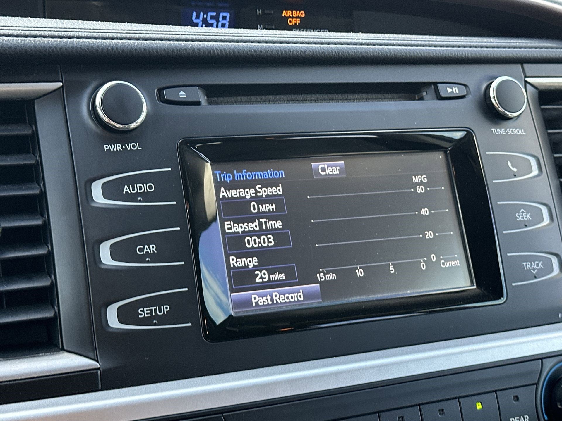 Used 2018 Toyota Highlander LE image 12