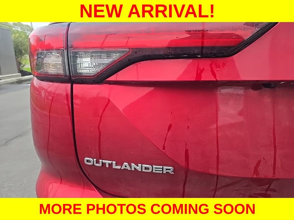 Used 2023 Mitsubishi Outlander SE AWD/4WD image 10