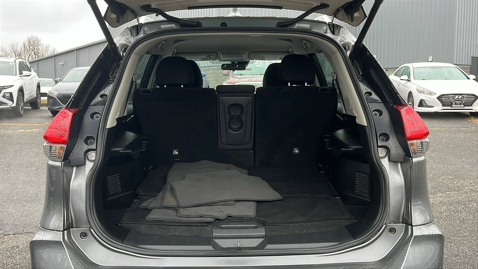 Used 2019 Nissan Rogue SV AWD/4WD image 23