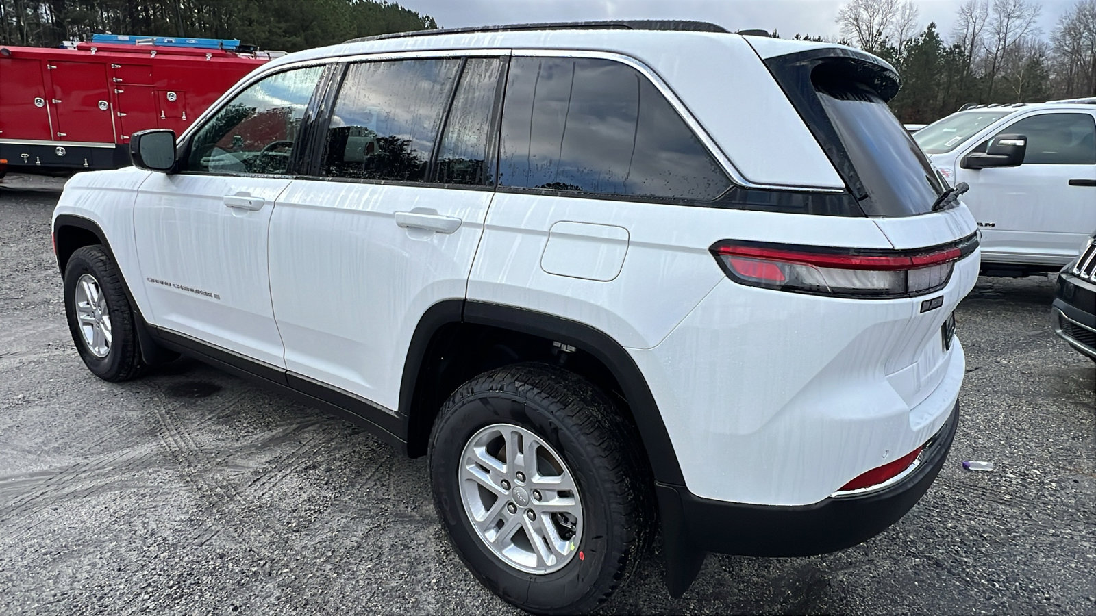 New 2025 Jeep Grand Cherokee Laredo image 10