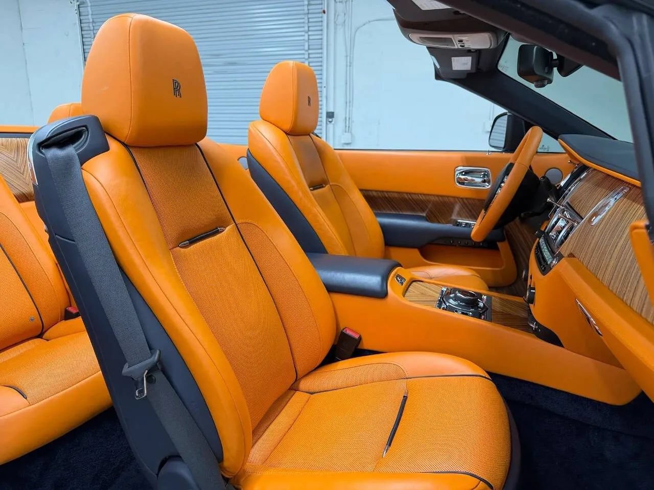 Used 2017 Rolls-Royce Dawn RWD image 10