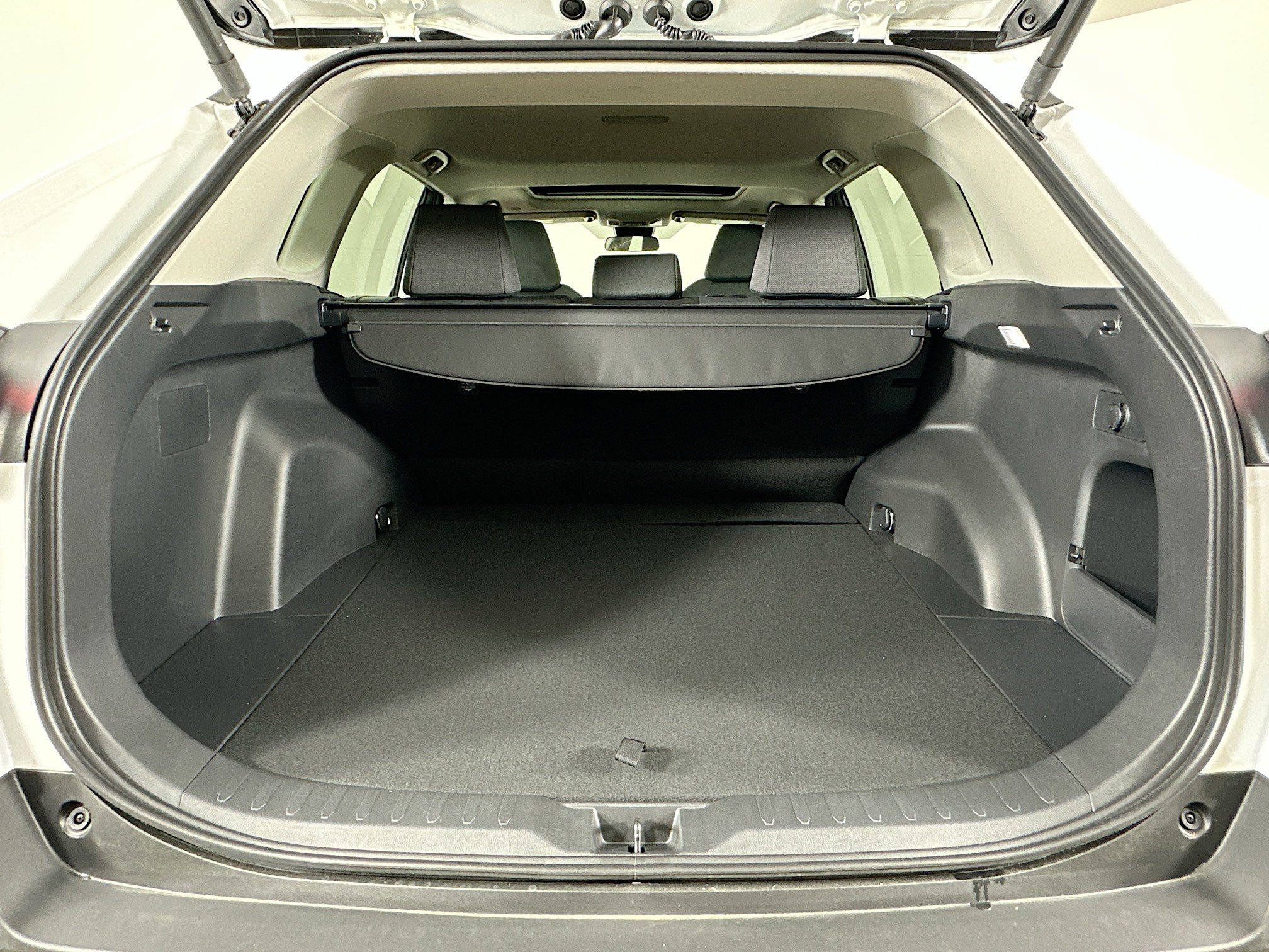 Used 2025 Toyota RAV4 XLE w/ Convenience Package image 28