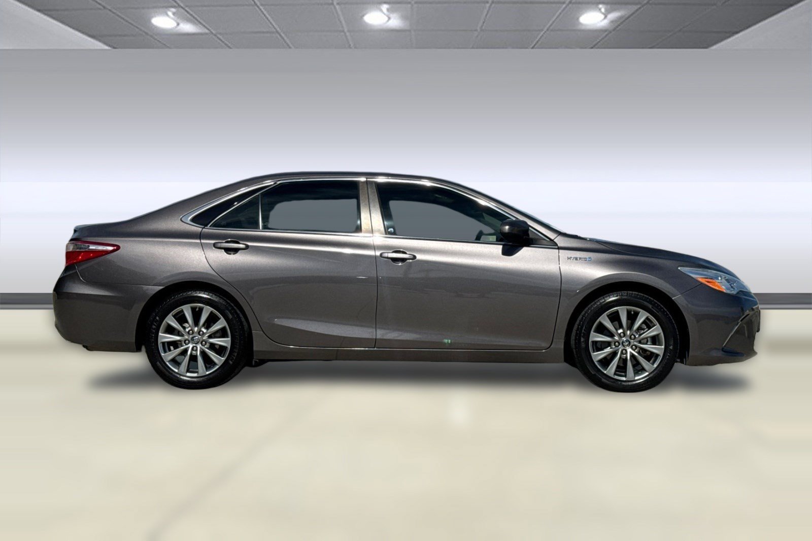 Used 2015 Toyota Camry XLE w/ Moonroof Package FWD image 7