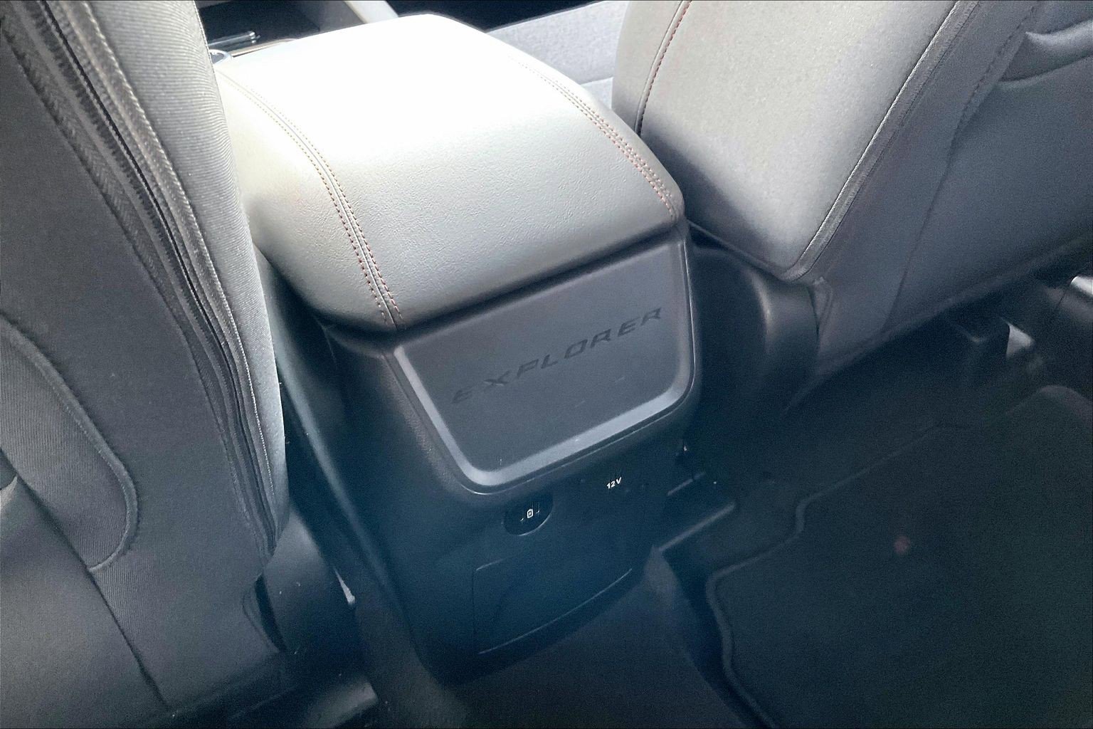 Used 2025 Ford Explorer Active image 32
