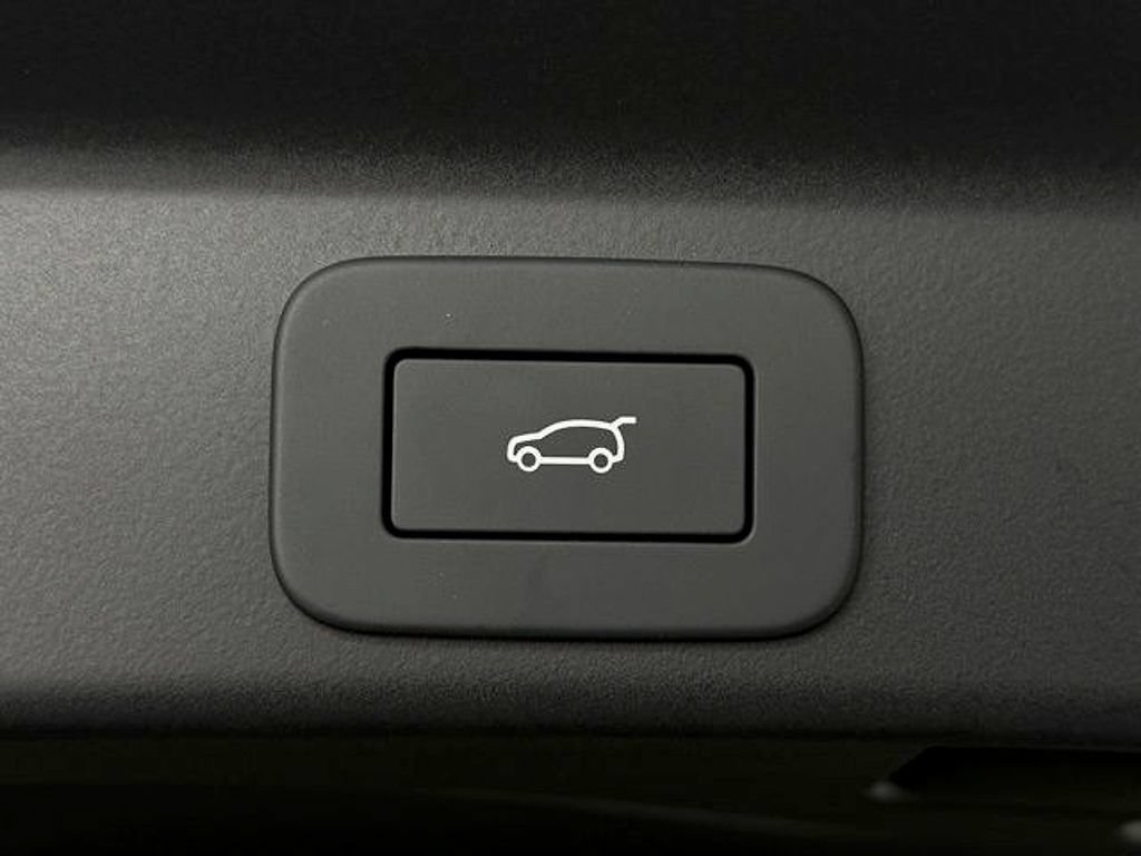 New 2026 Jaguar F-PACE R-Dynamic S AWD/4WD image 17