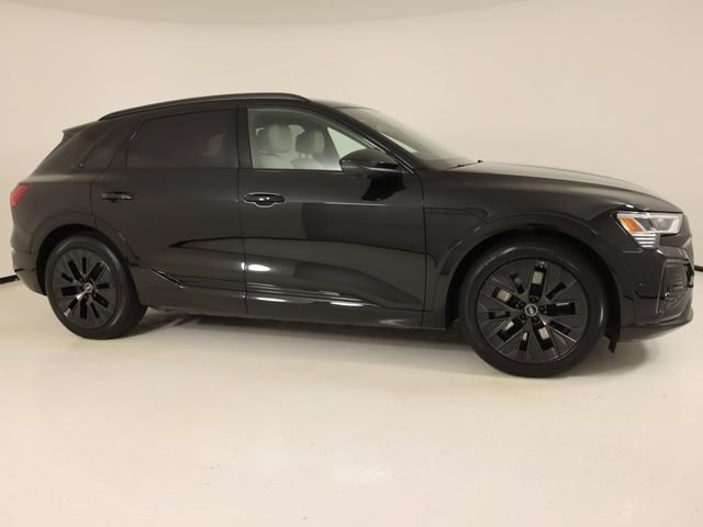 Used 2024 Audi Q8 e-tron Prestige w/ Prestige Package AWD/4WD image 6