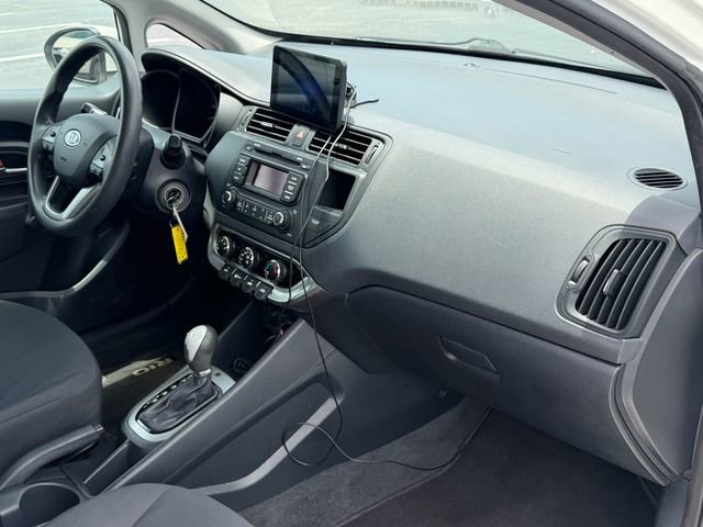 Used 2013 Kia Rio LX FWD image 18