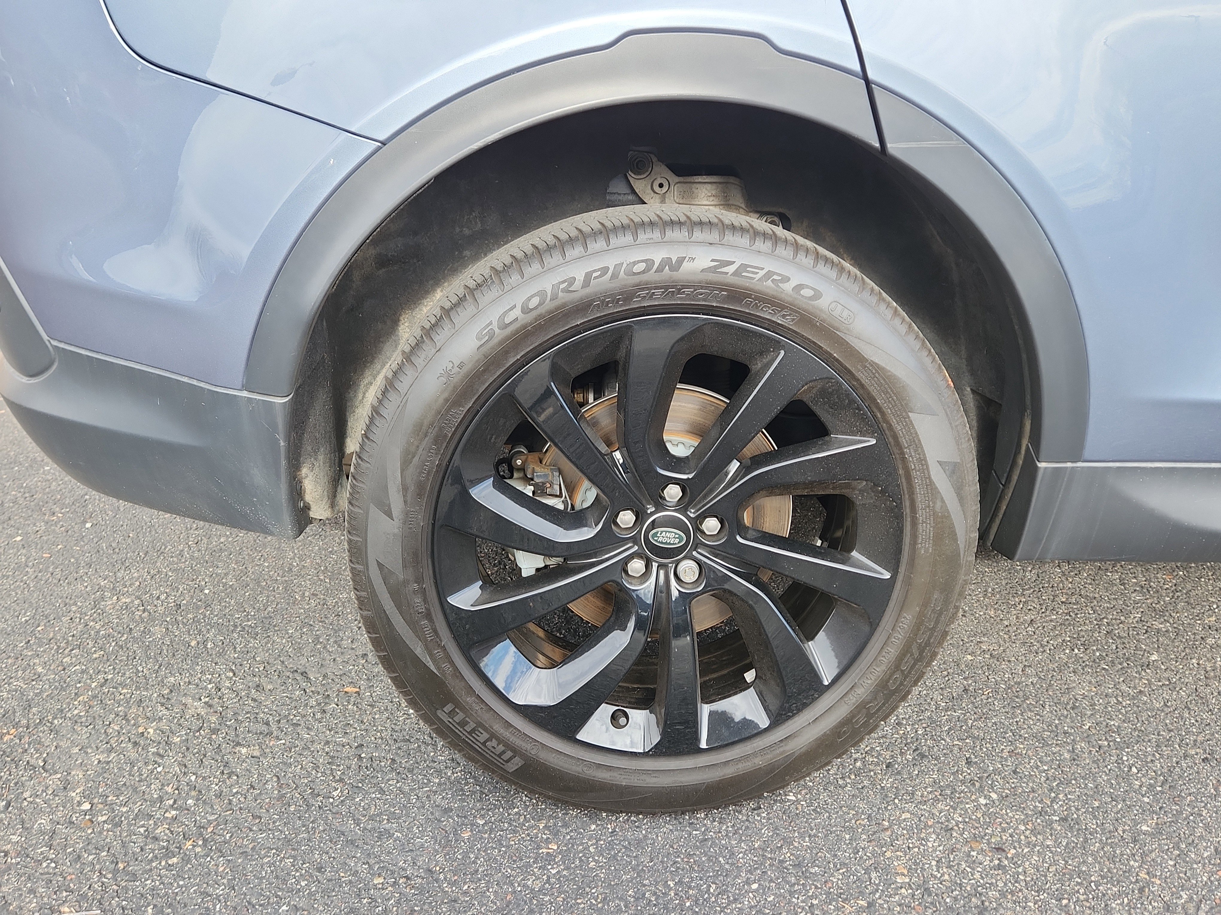 Used 2023 Land Rover Discovery Sport SE image 18