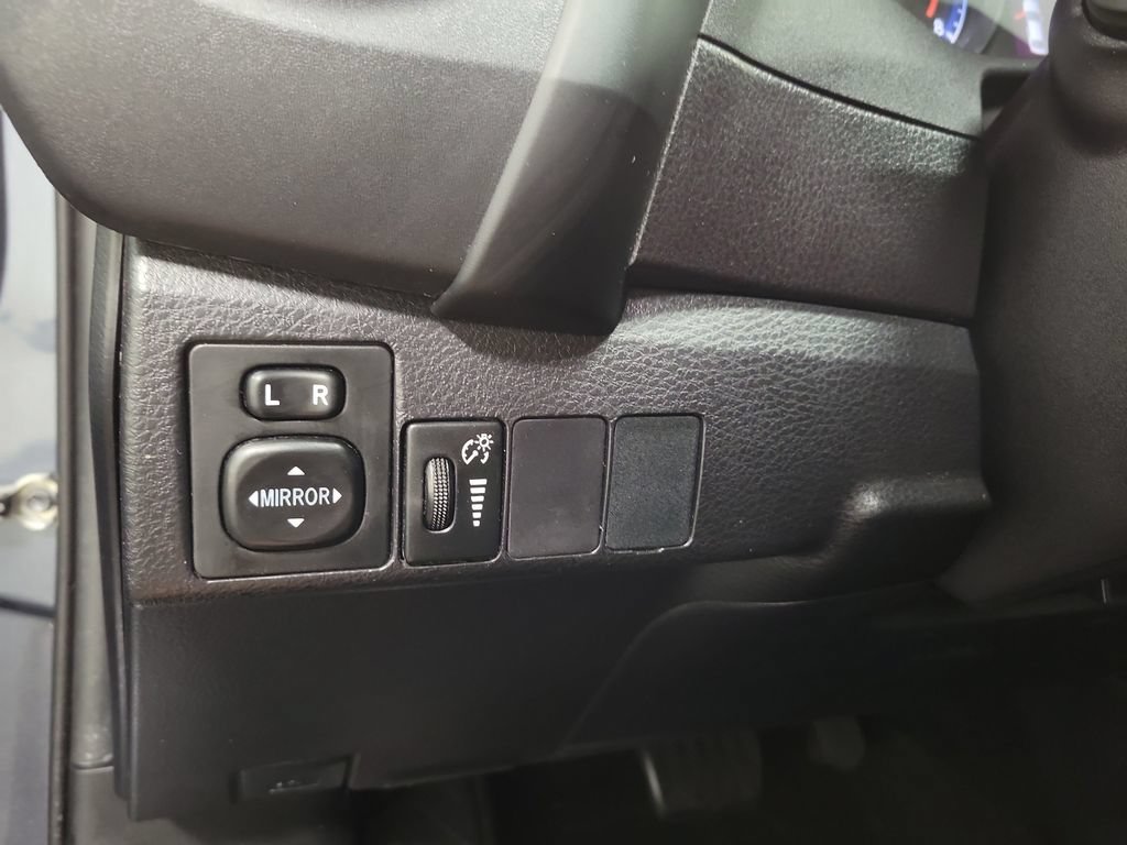 Used 2018 Toyota Corolla SE FWD image 26