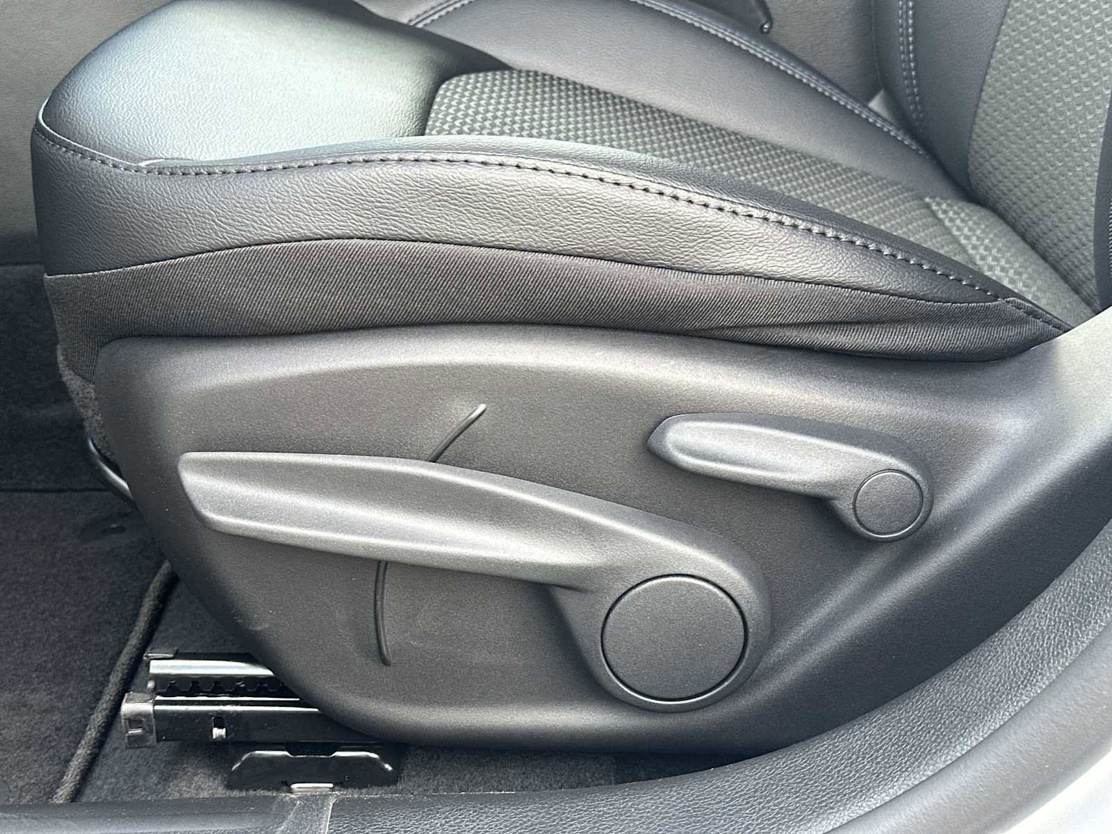 New 2026 Jeep Compass Latitude image 14