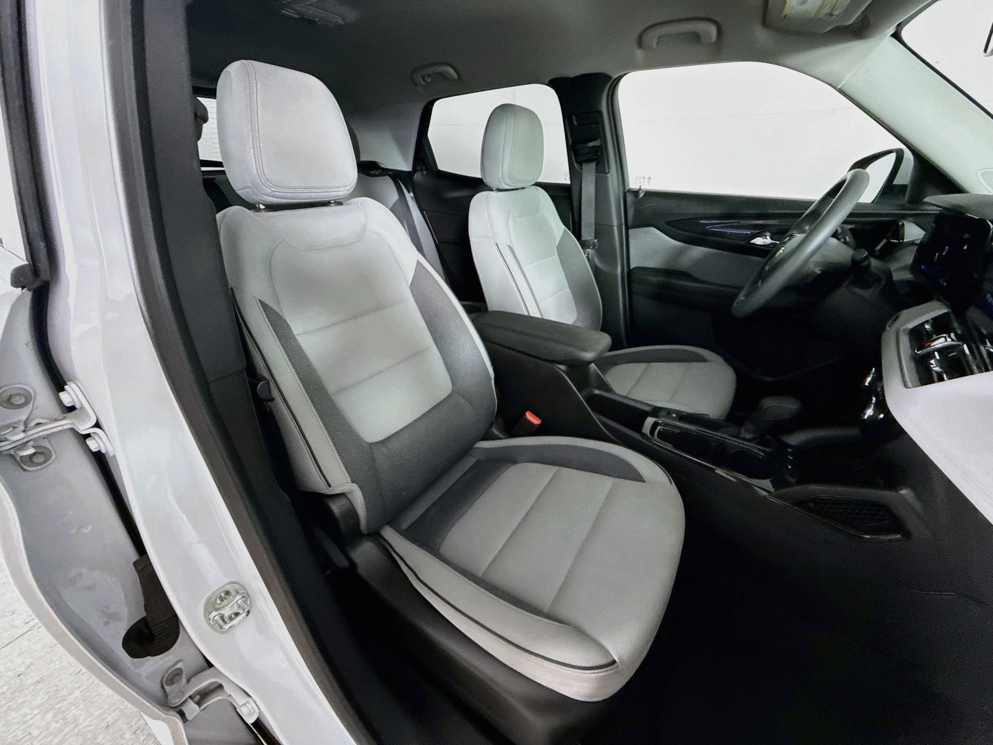 Used 2025 Chevrolet TrailBlazer LT FWD image 33
