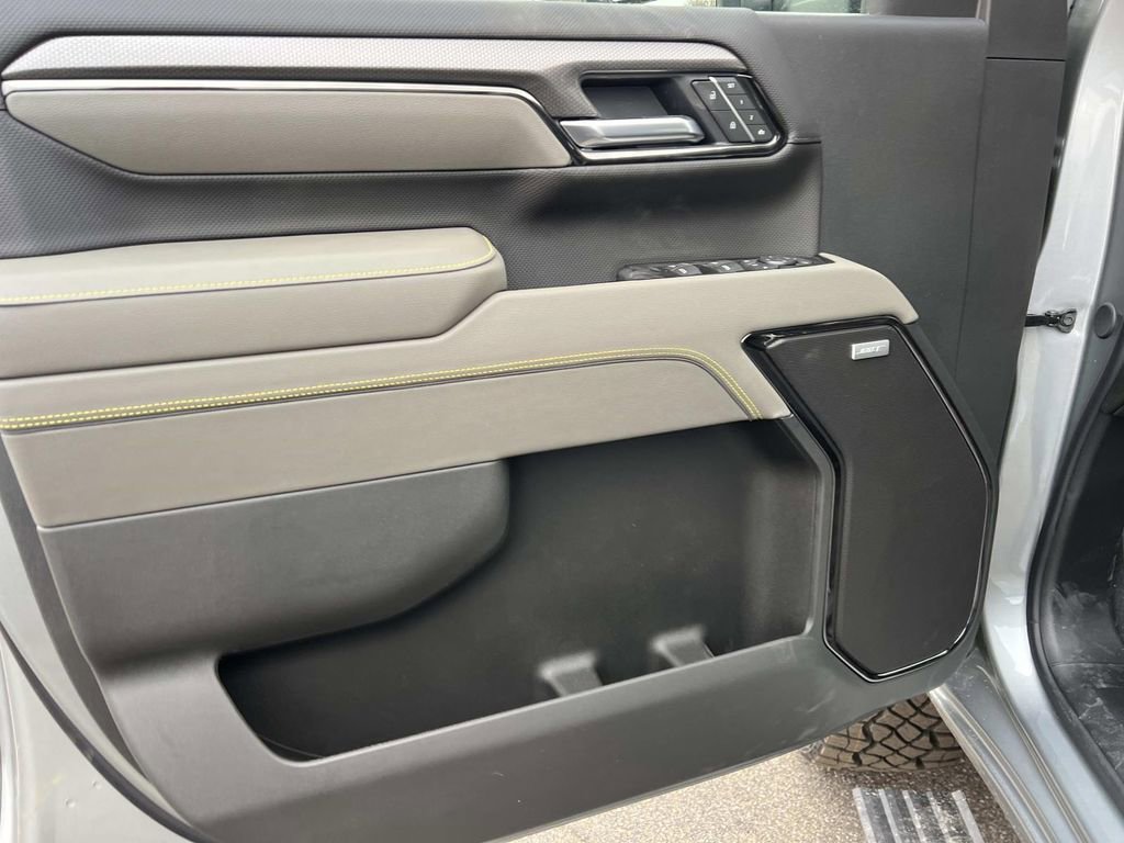 New 2026 Chevrolet Silverado 2500 ZR2 w/ LPO, Dark Essentials Package image 11
