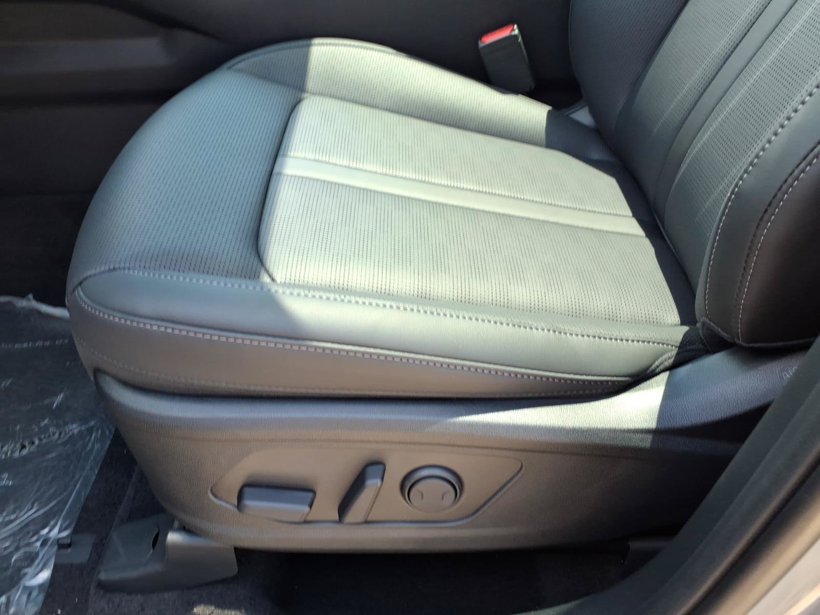 New 2026 Kia Sorento S w/ S Panoramic Sunroof Package FWD image 13