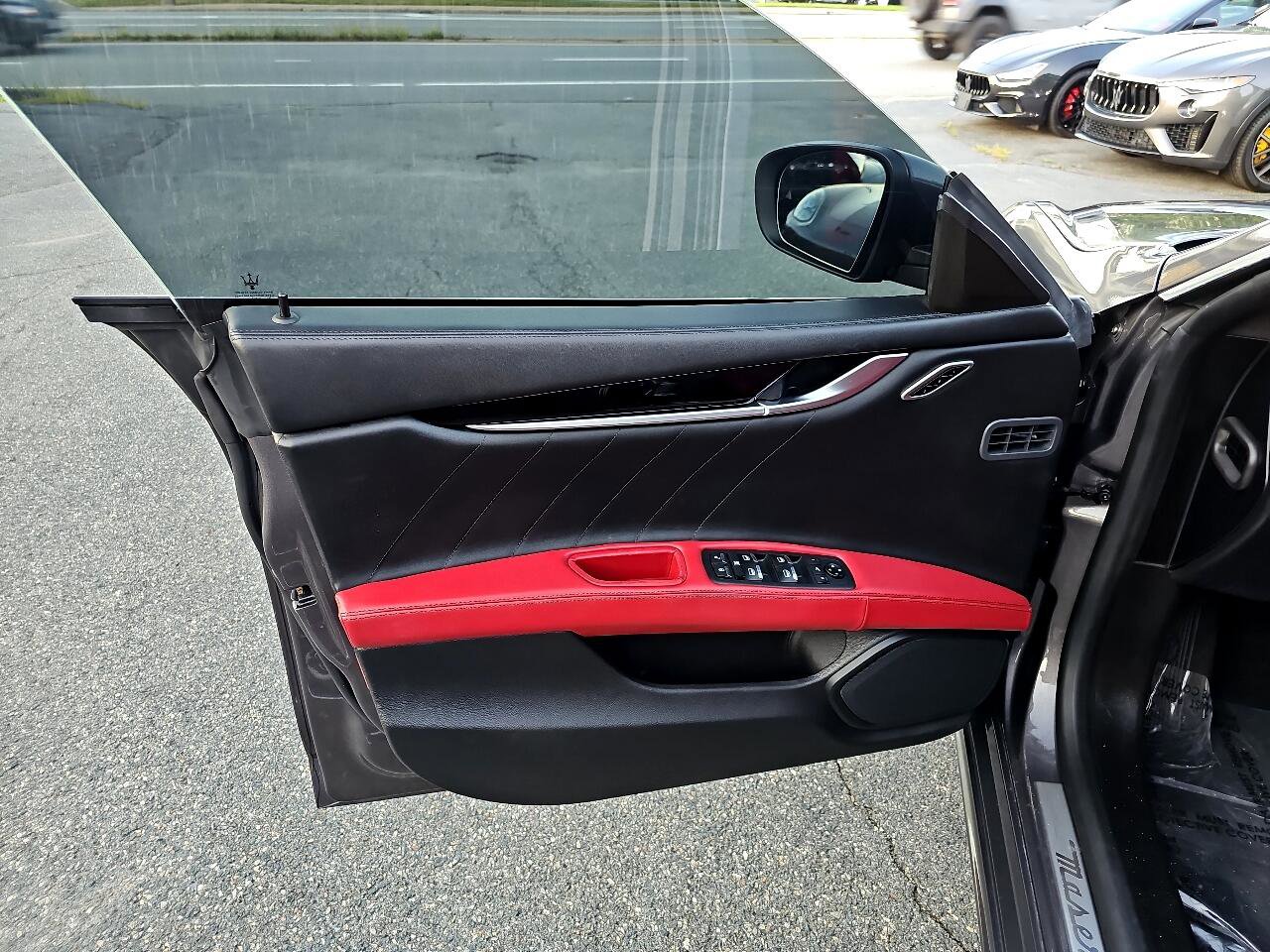 Used 2022 Maserati Ghibli Modena image 30