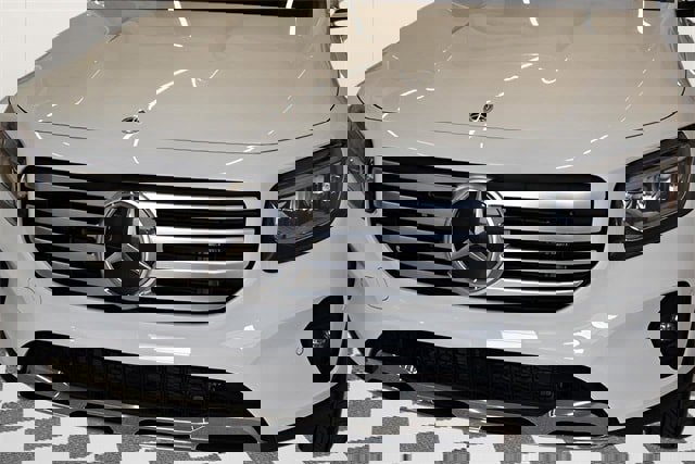 New 2025 Mercedes-Benz GLB 250 4MATIC image 16