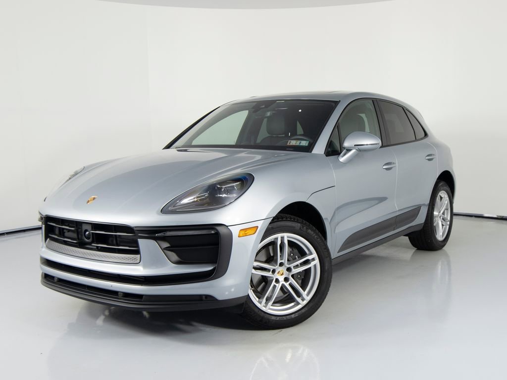 Certified 2025 Porsche Macan image 1