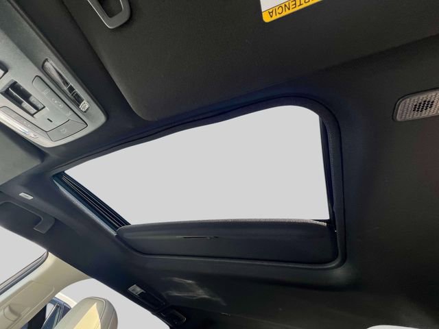 Certified 2025 Toyota Sienna Limited image 37