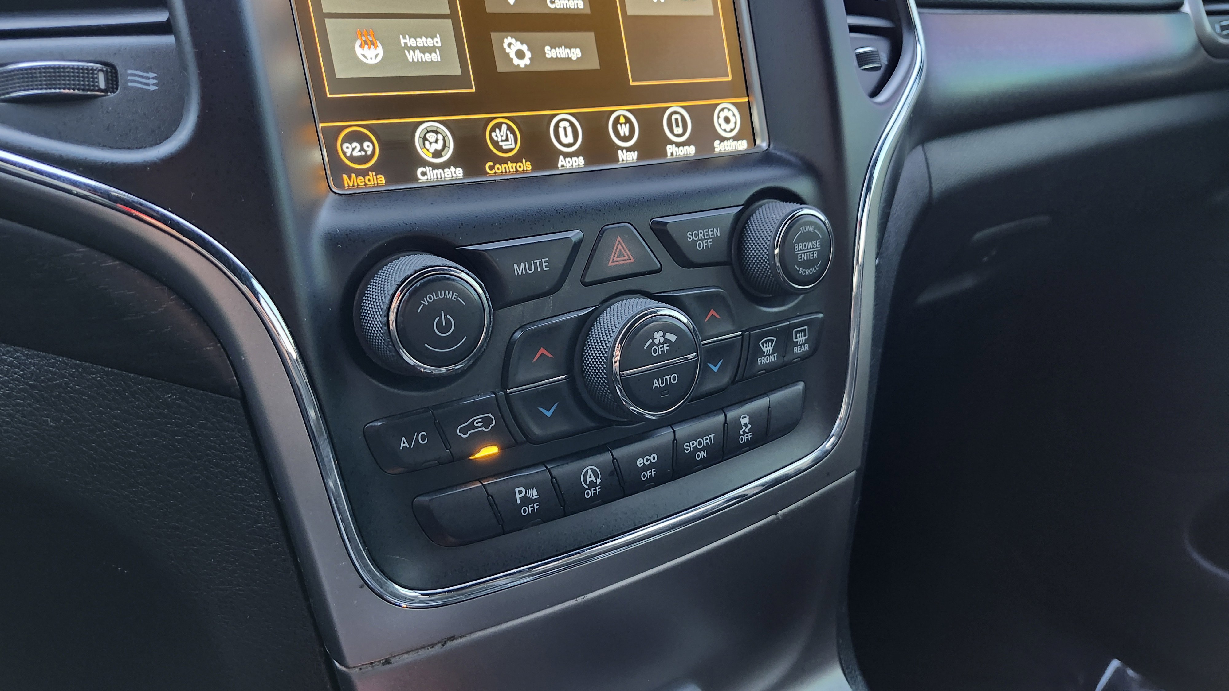 Used 2018 Jeep Grand Cherokee Altitude image 32