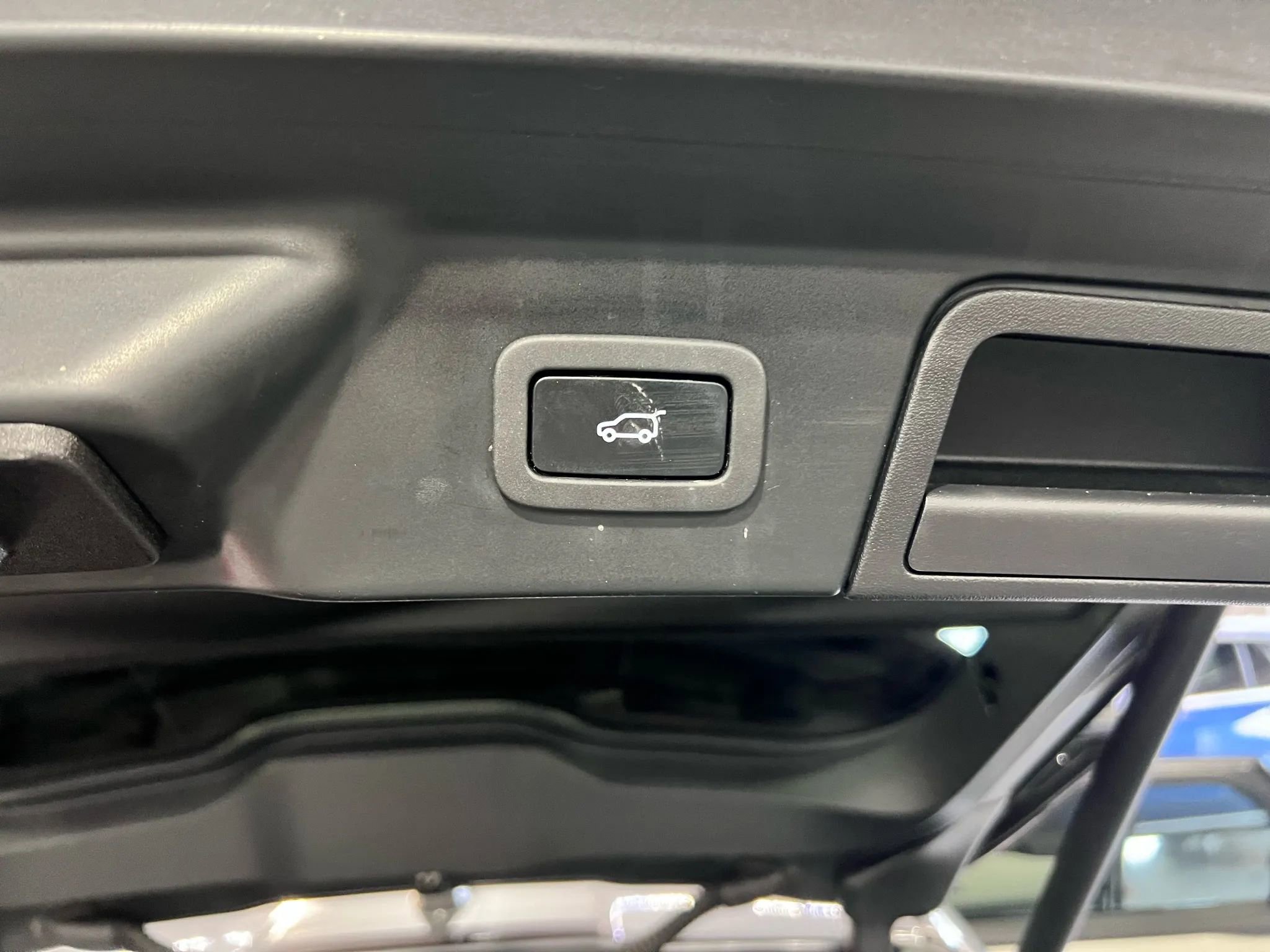 Used 2020 Land Rover Range Rover Velar R-Dynamic S image 21