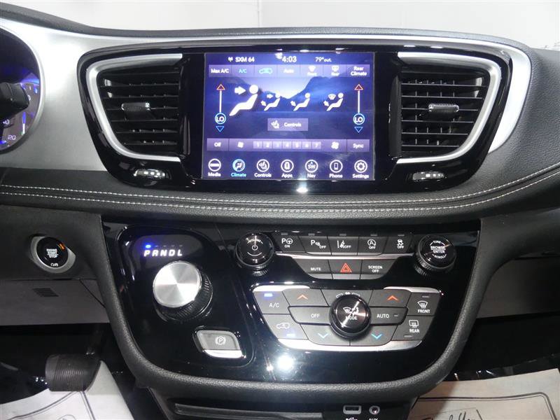 Used 2018 Chrysler Pacifica Limited w/ Advanced Safetytec Group FWD image 36