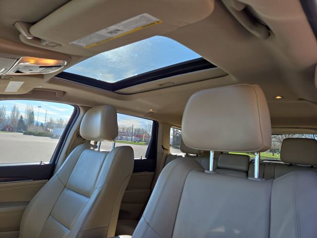 Used 2021 Jeep Grand Cherokee Limited AWD/4WD image 30