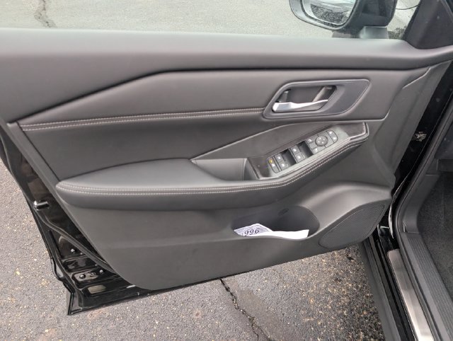 New 2026 Nissan Rogue Dark Armor AWD/4WD image 12
