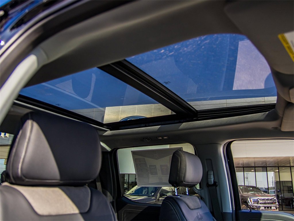 New 2026 Ford F250 XLT w/ XLT Premium Package image 21