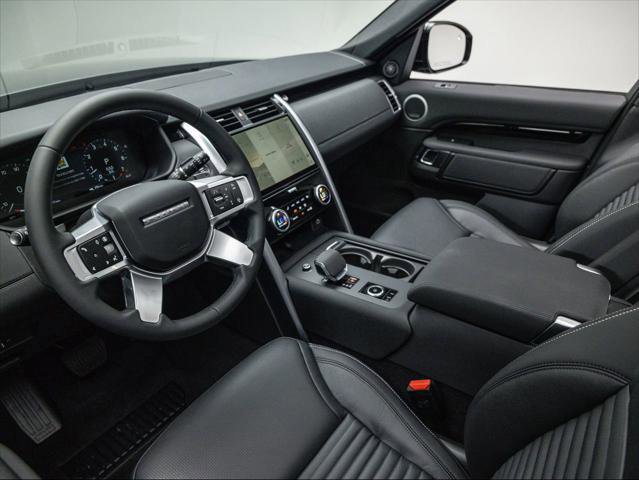 New 2025 Land Rover Discovery S image 12