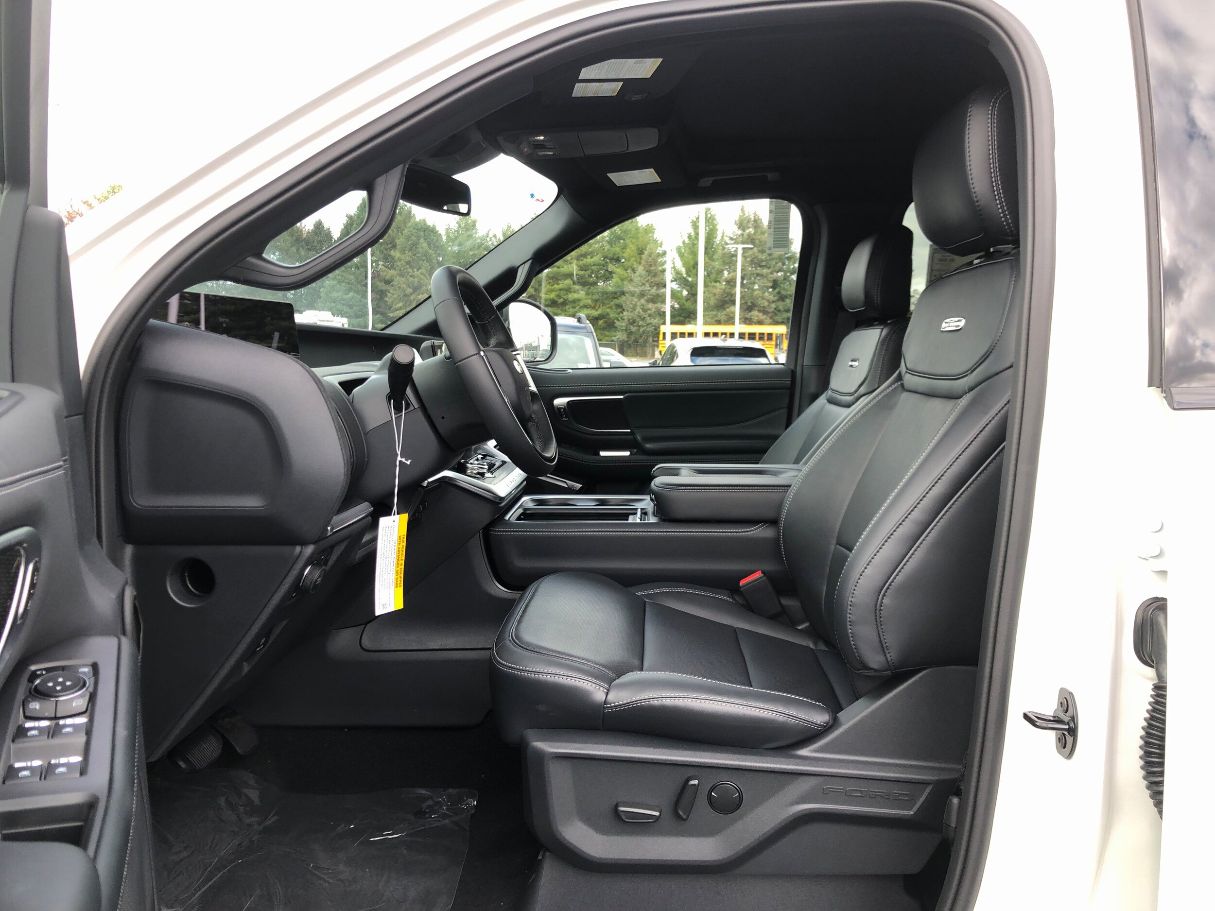 New 2025 Ford Expedition Platinum w/ Stealth Performance Package AWD/4WD image 23