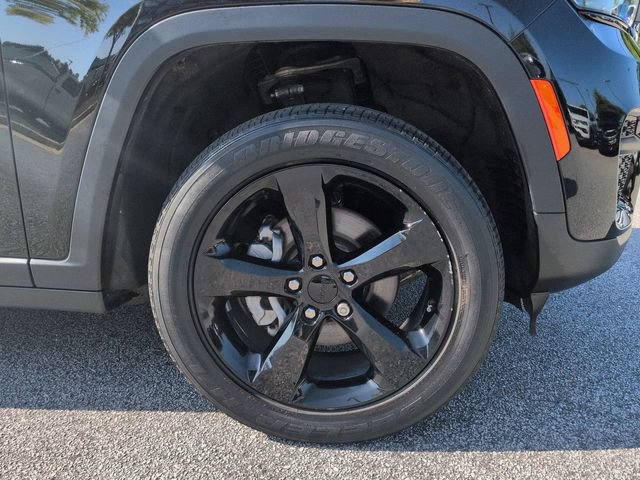 Used 2023 Jeep Grand Cherokee Altitude AWD/4WD image 10