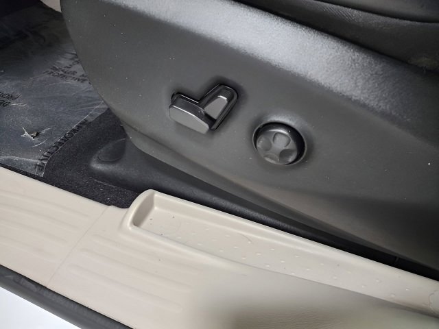 Used 2022 Chrysler Pacifica Limited AWD/4WD image 22