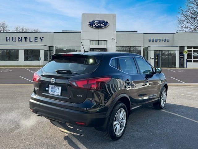 Used 2019 Nissan Rogue Sport S w/ Appearance Package image 4