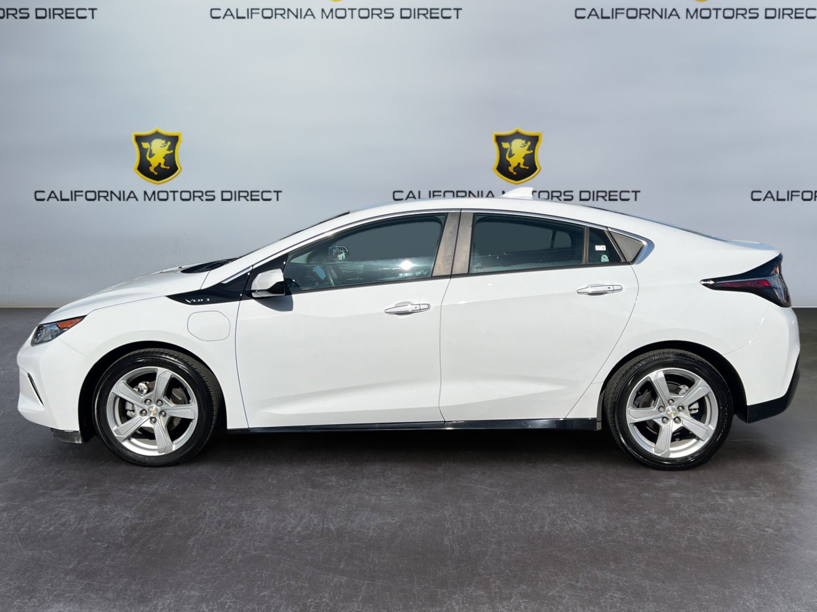 Used 2017 Chevrolet Volt LT FWD image 2
