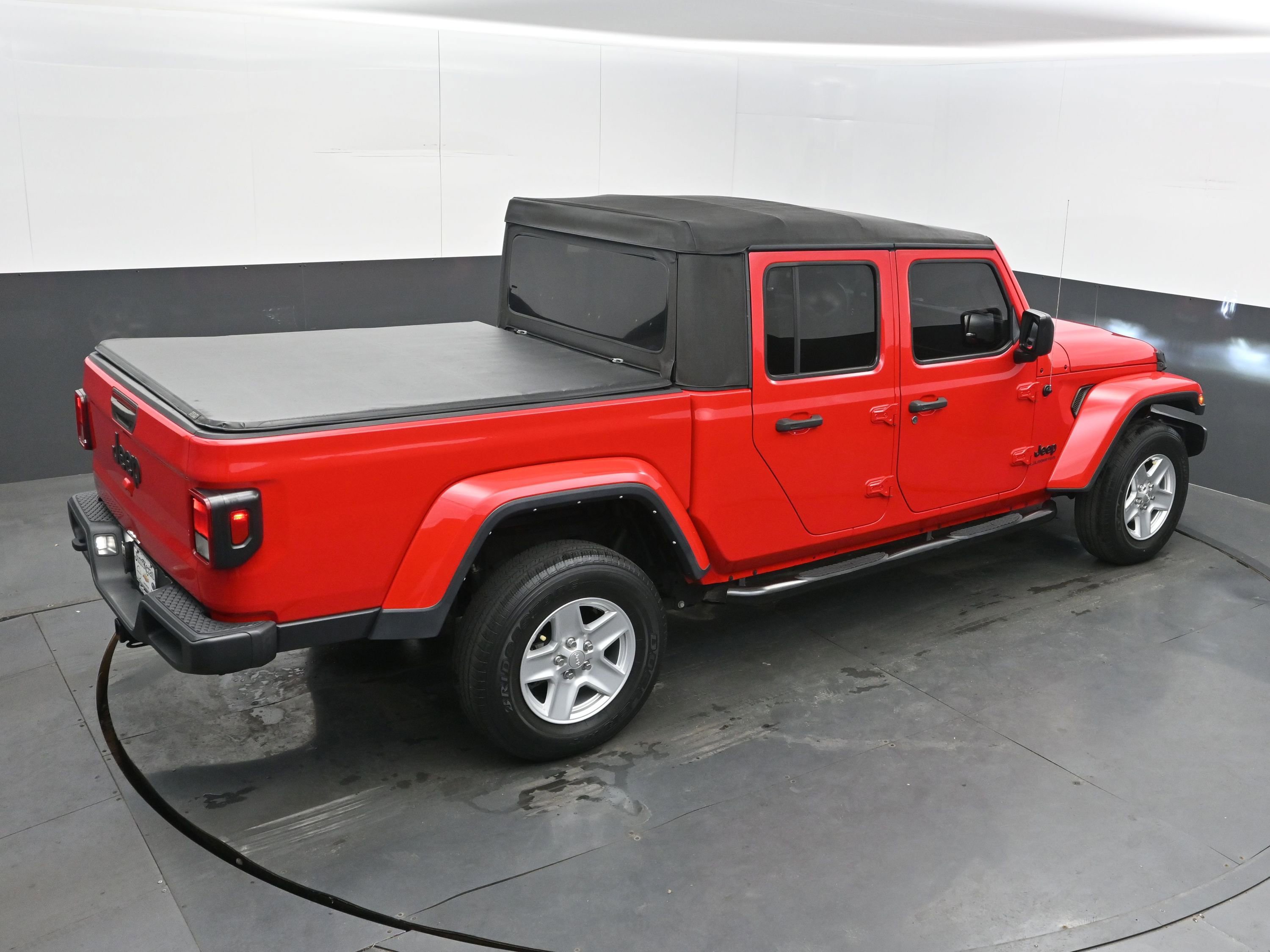 Used 2022 Jeep Gladiator Sport image 34