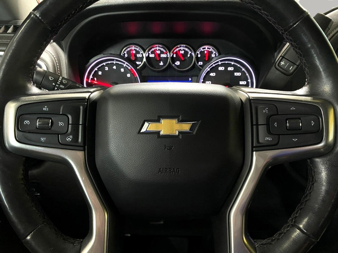 Used 2022 Chevrolet Silverado 1500 LT w/ Z71 Off-Road Package image 12