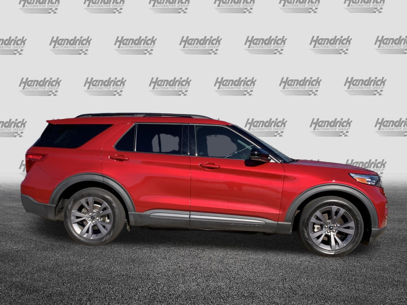 Used 2022 Ford Explorer XLT w/ Equipment Group 202A image 11