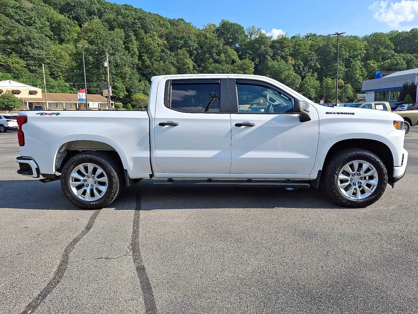 Used 2020 Chevrolet Silverado 1500 Custom w/ Custom Value Package image 8
