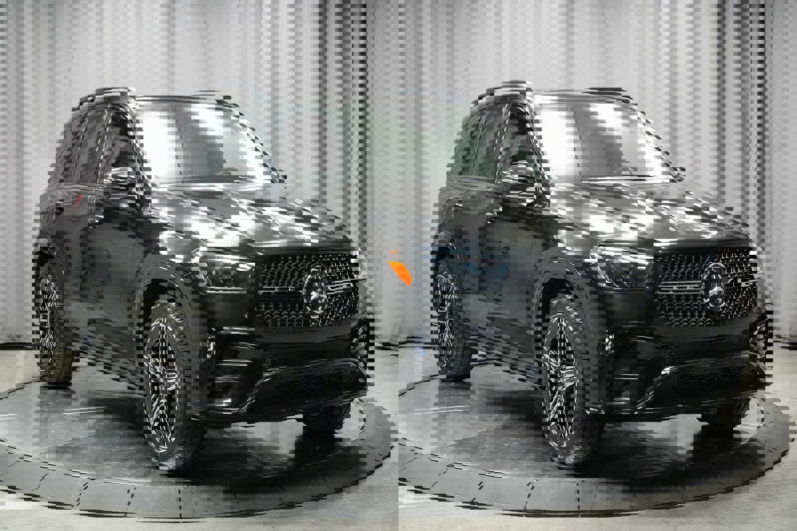 Used 2025 Mercedes-Benz GLE 450 4MATIC image 3