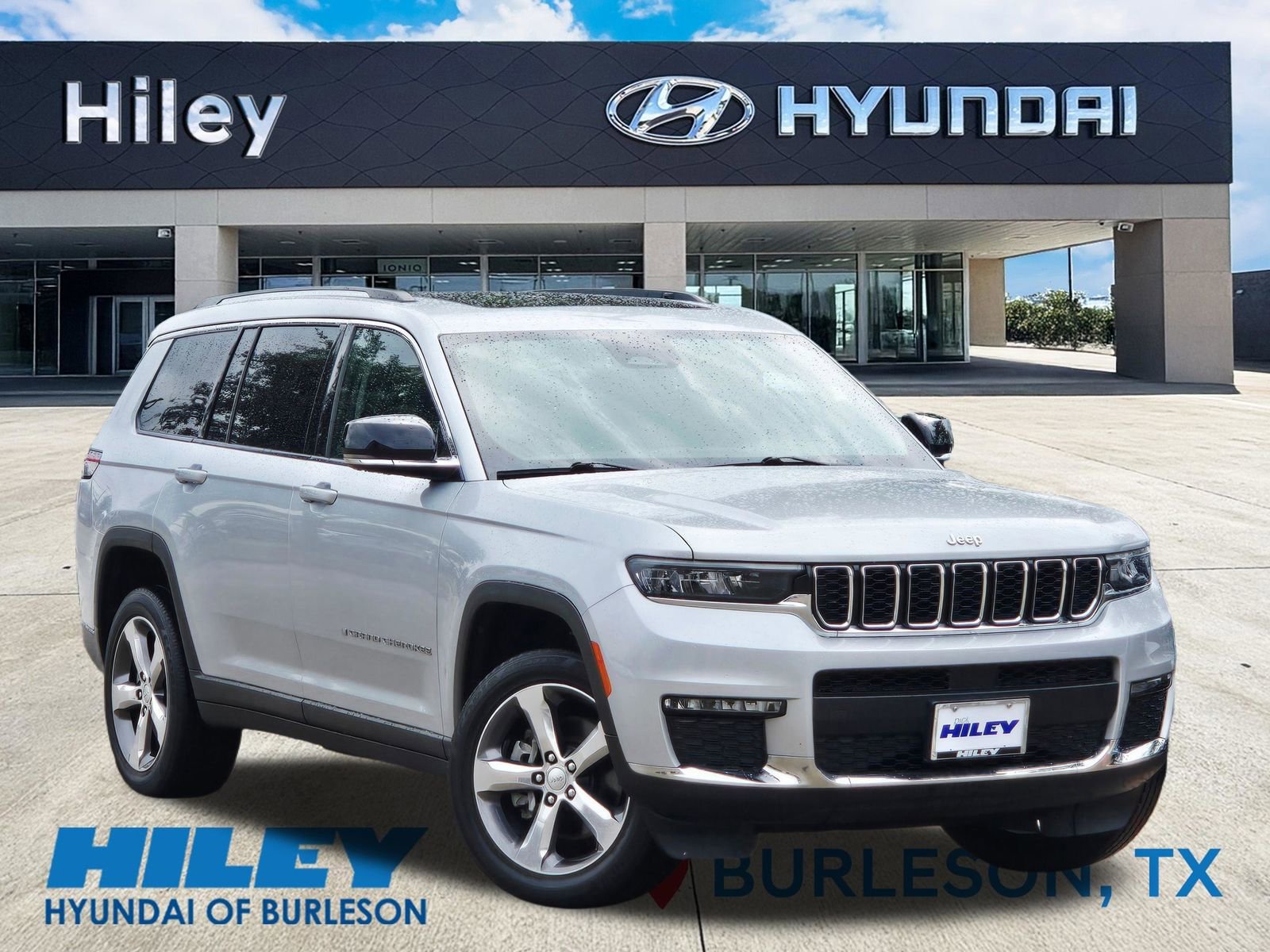 Used 2022 Jeep Grand Cherokee L Limited AWD/4WD image 2