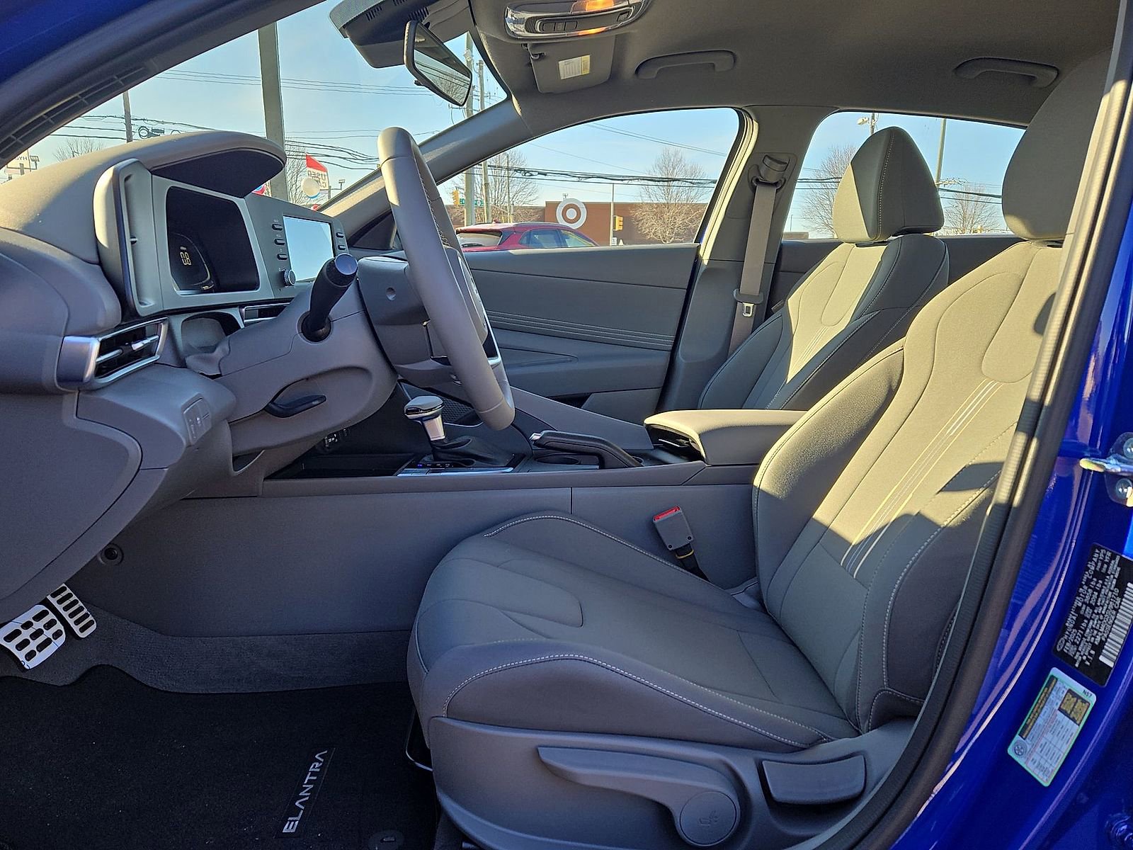 Used 2025 Hyundai Elantra Sport image 16