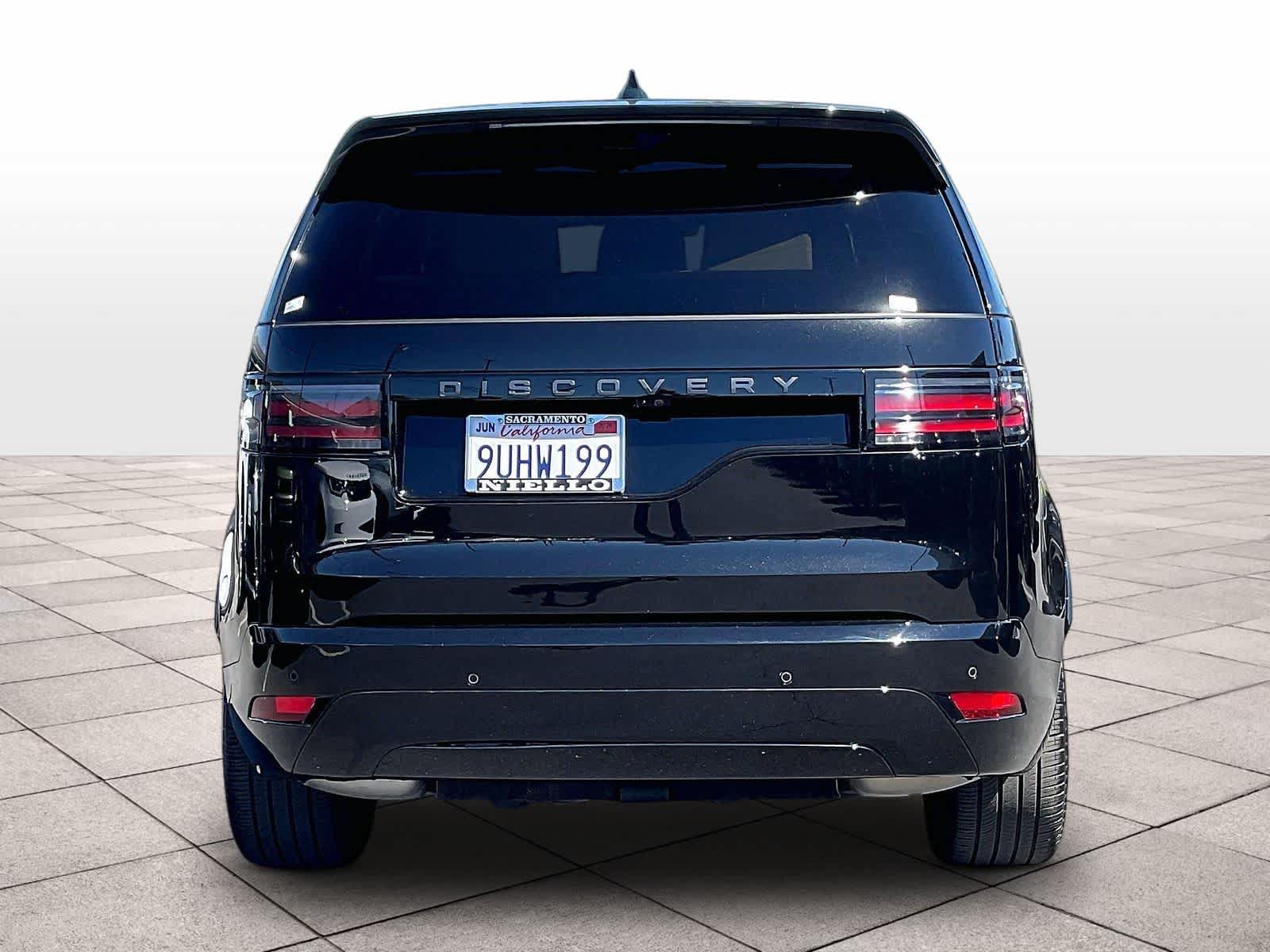 Used 2025 Land Rover Discovery Dynamic SE AWD/4WD image 7