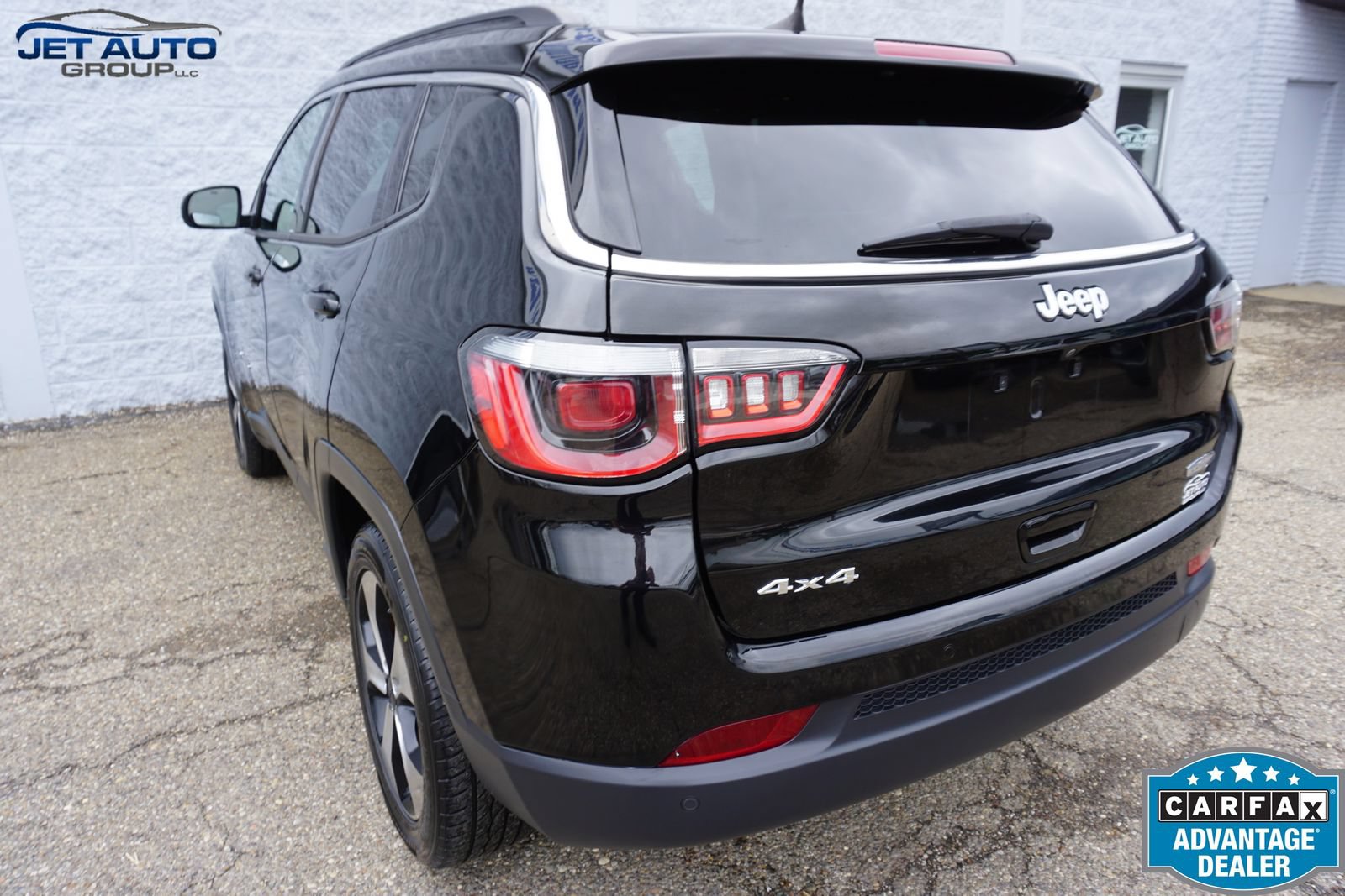 Used 2018 Jeep Compass Latitude w/ Popular Equipment Group AWD/4WD image 9
