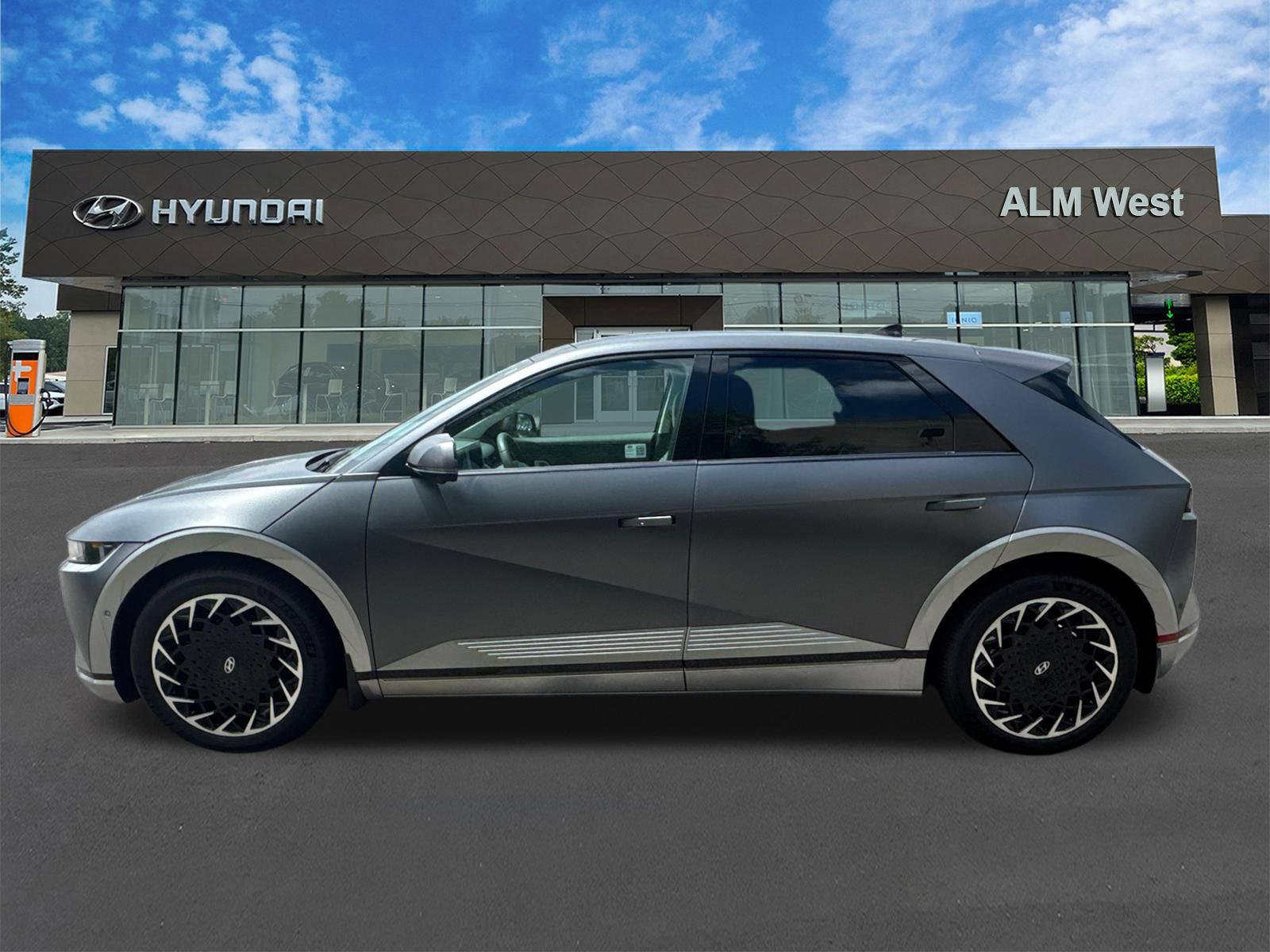Used 2024 Hyundai Ioniq 5 Limited AWD/4WD image 8