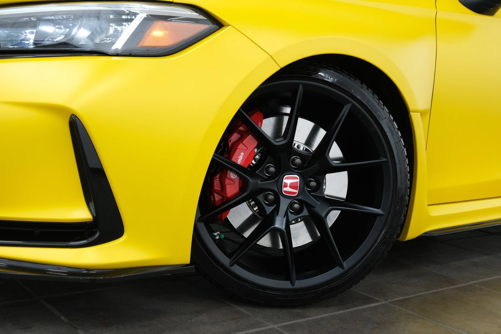Used 2024 Honda Civic Type R image 2